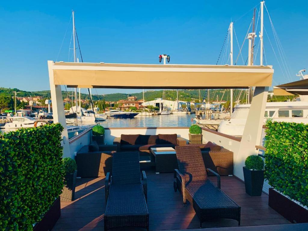Floating Sea House Aurora Villa Portoroz Exterior photo