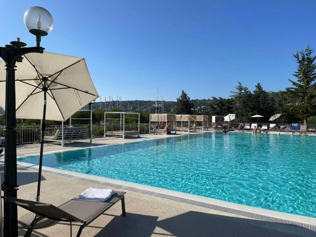 Floating Sea House Aurora Villa Portoroz Exterior photo