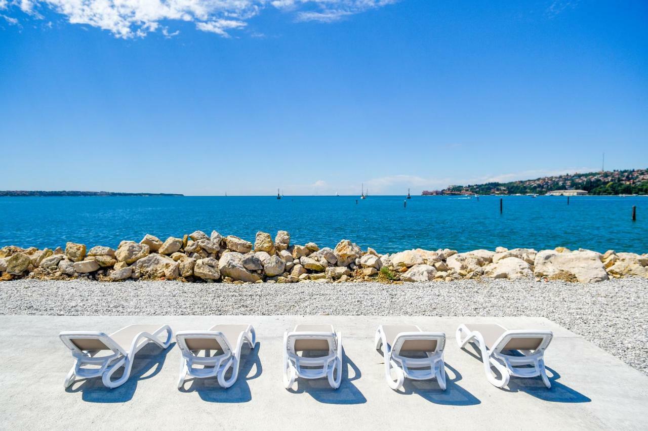 Floating Sea House Aurora Villa Portoroz Exterior photo